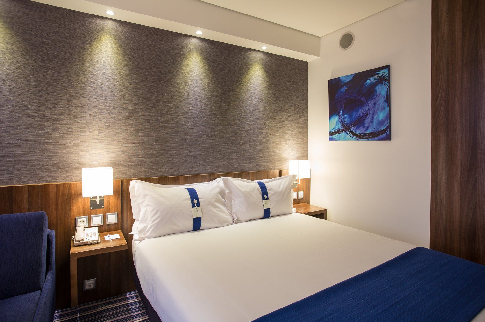 Holiday Inn Express LISBON - ALFRAGIDE by IHG 2