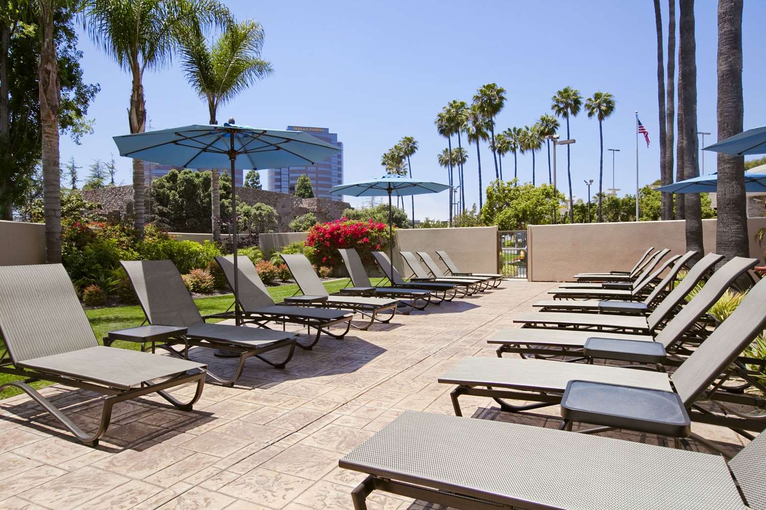 Embassy Suites by Hilton San Diego-La Jolla 2