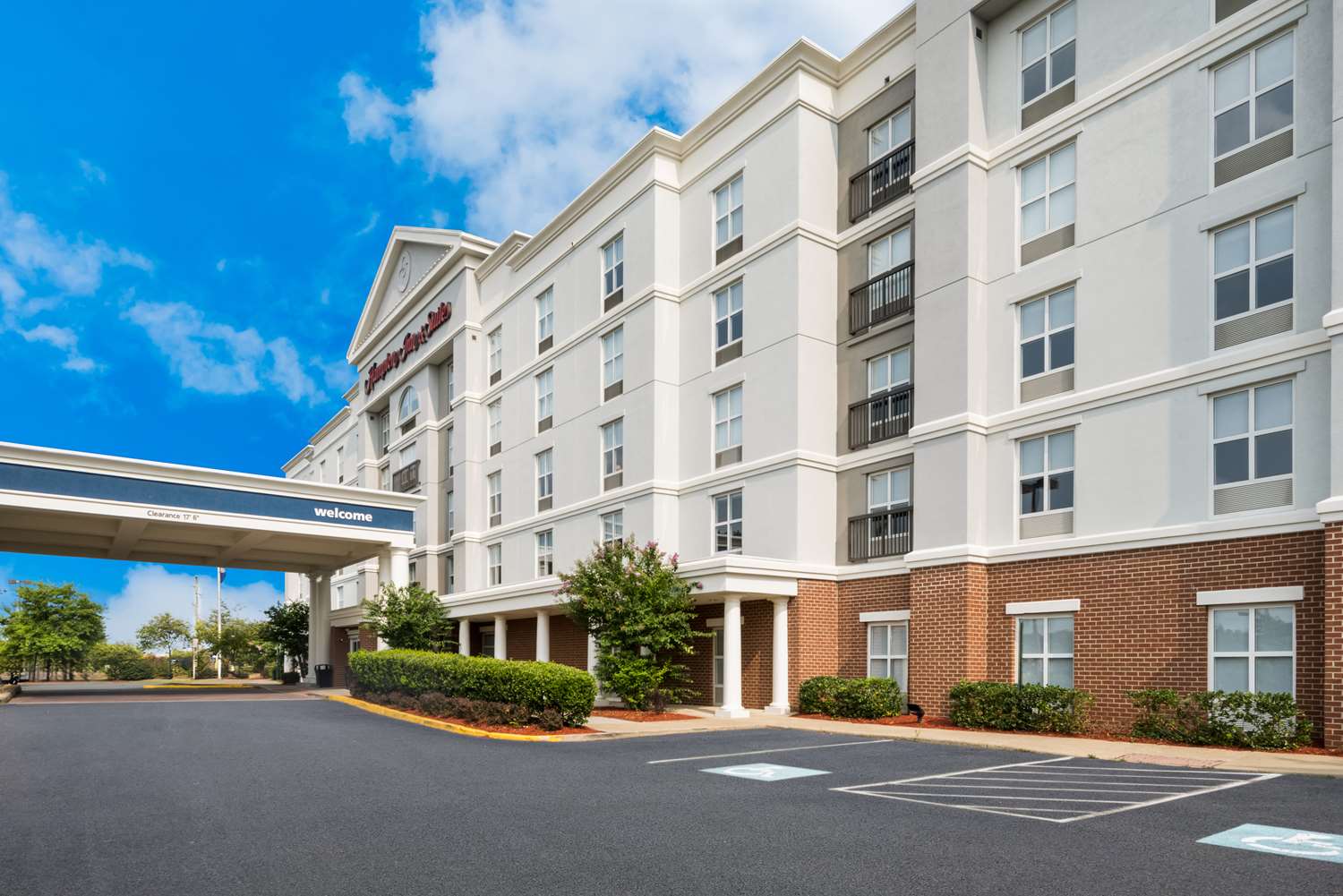 Hampton Inn & Suites Fredericksburg-at Celebrate Virginia 1