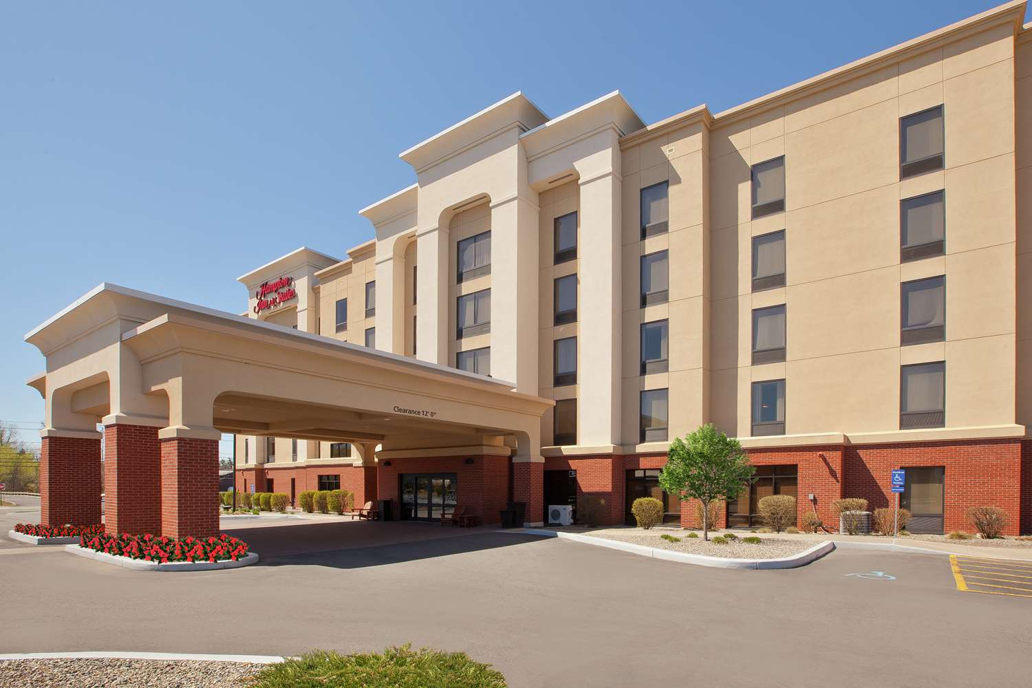 Hampton Inn & Suites Plattsburgh 2