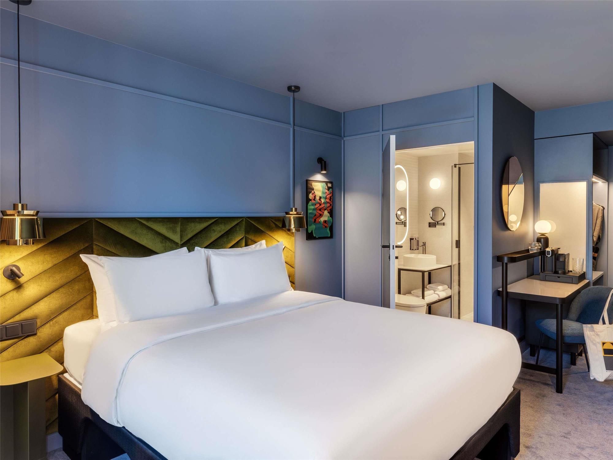 Tribe Essential With A Queen Size Bed
