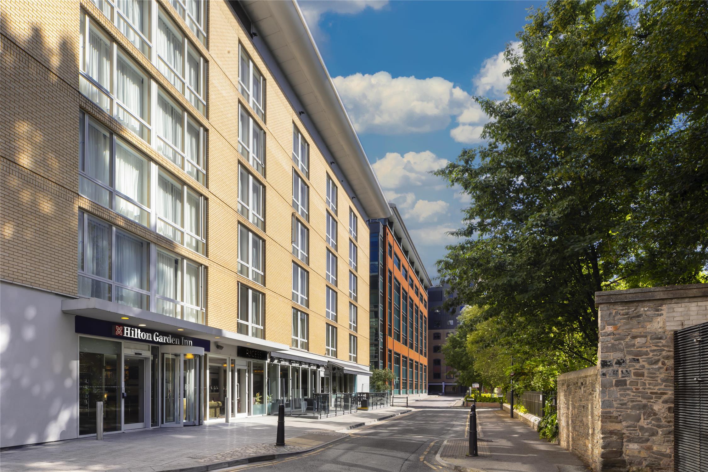 Hilton Garden Inn Bristol City Centre 2
