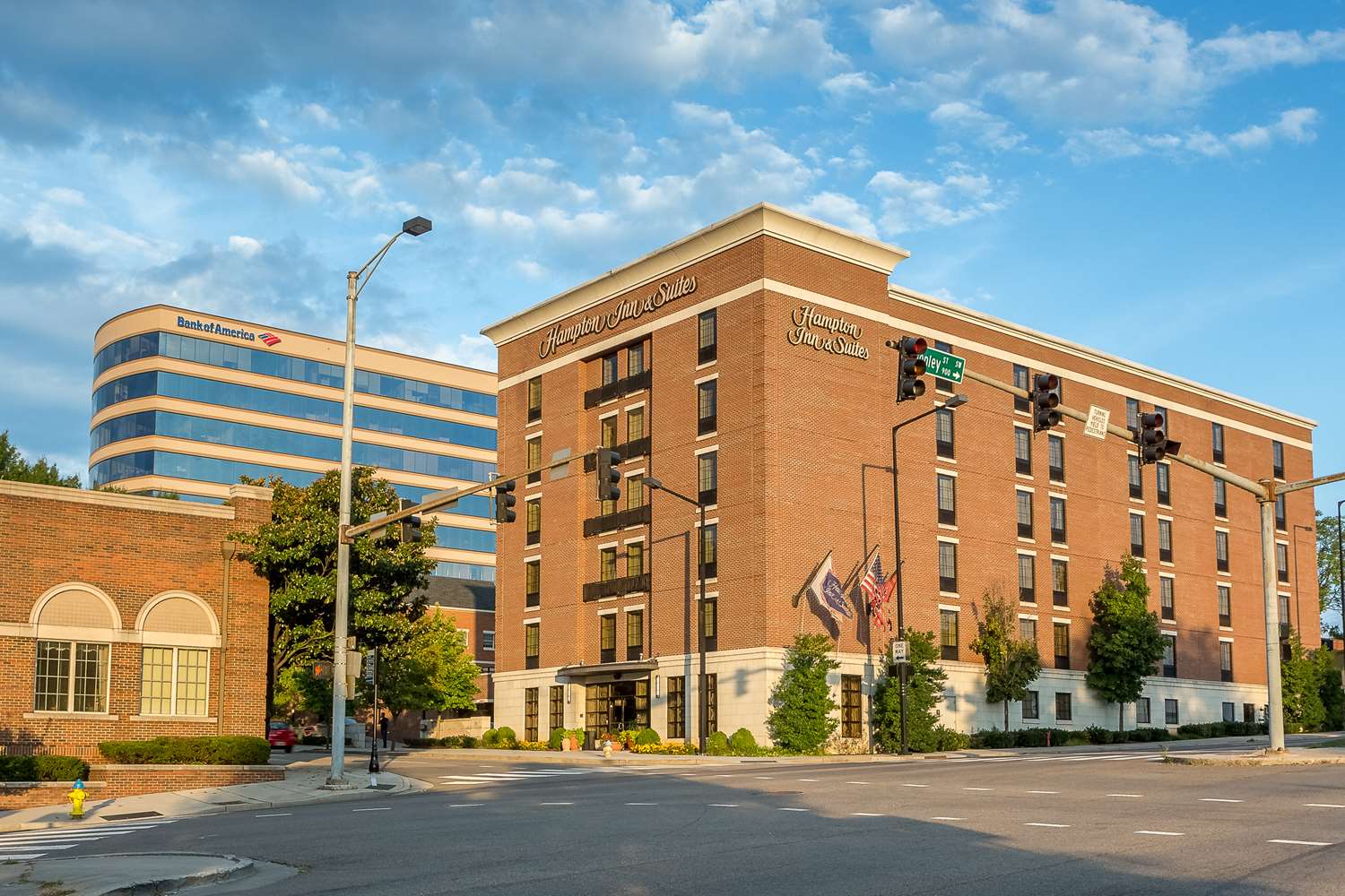 Hampton Inn & Suites Knoxville-Downtown, TN 1