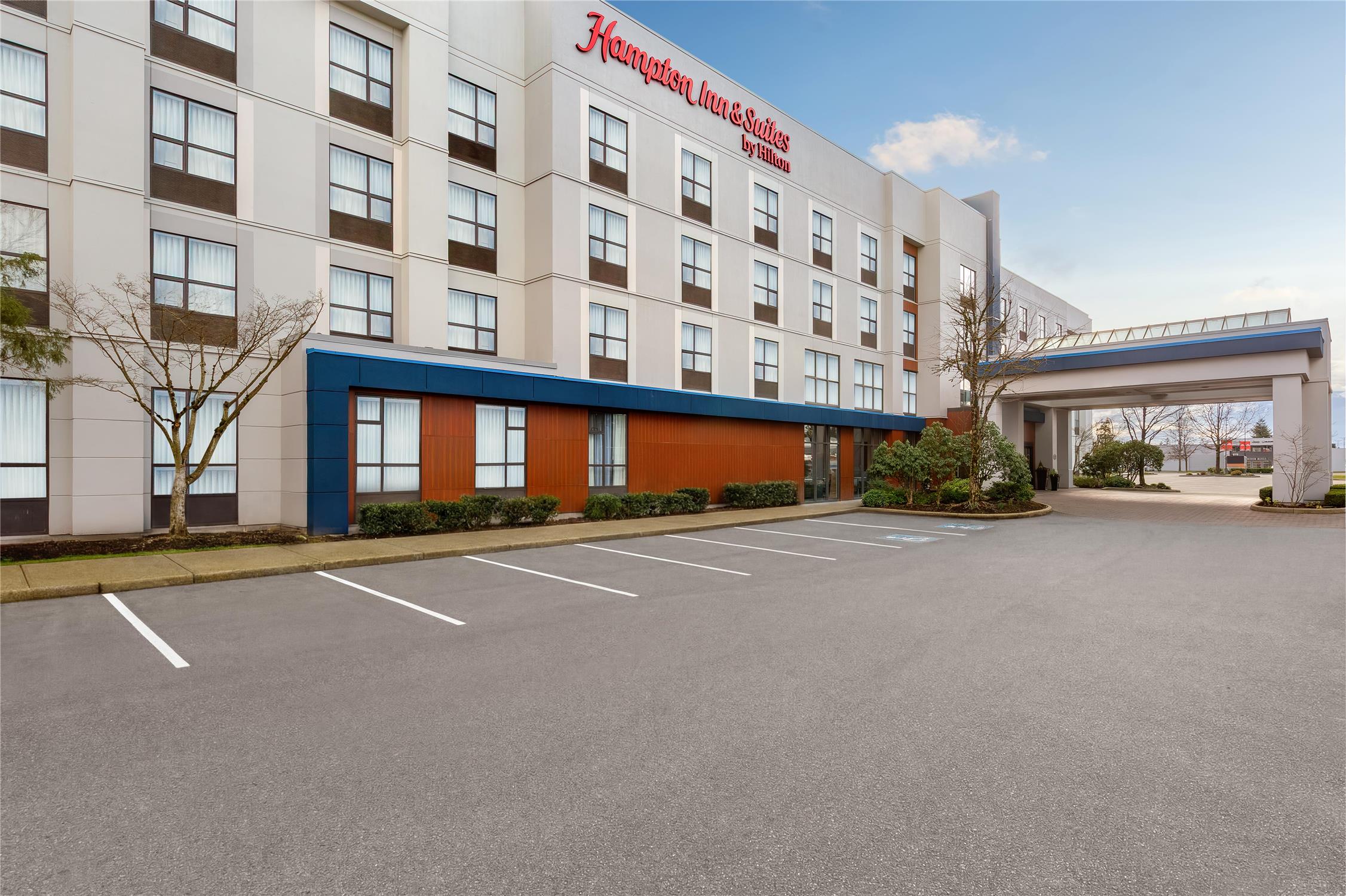Hampton Inn & Suites by Hilton Langley-Surrey 2