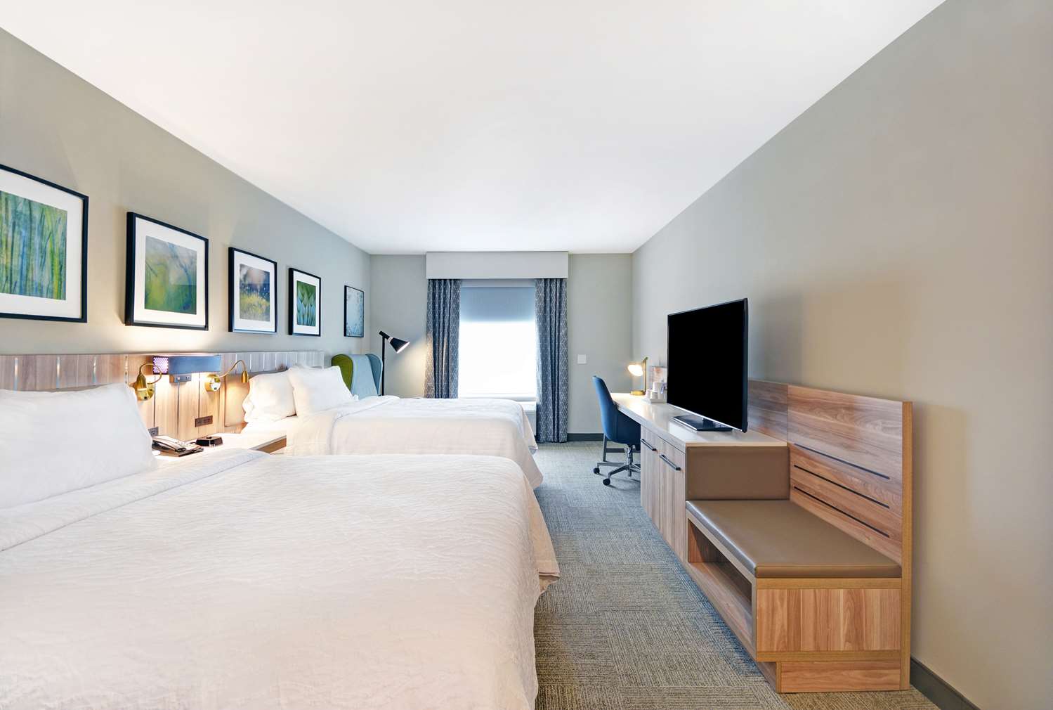 2 queen beds