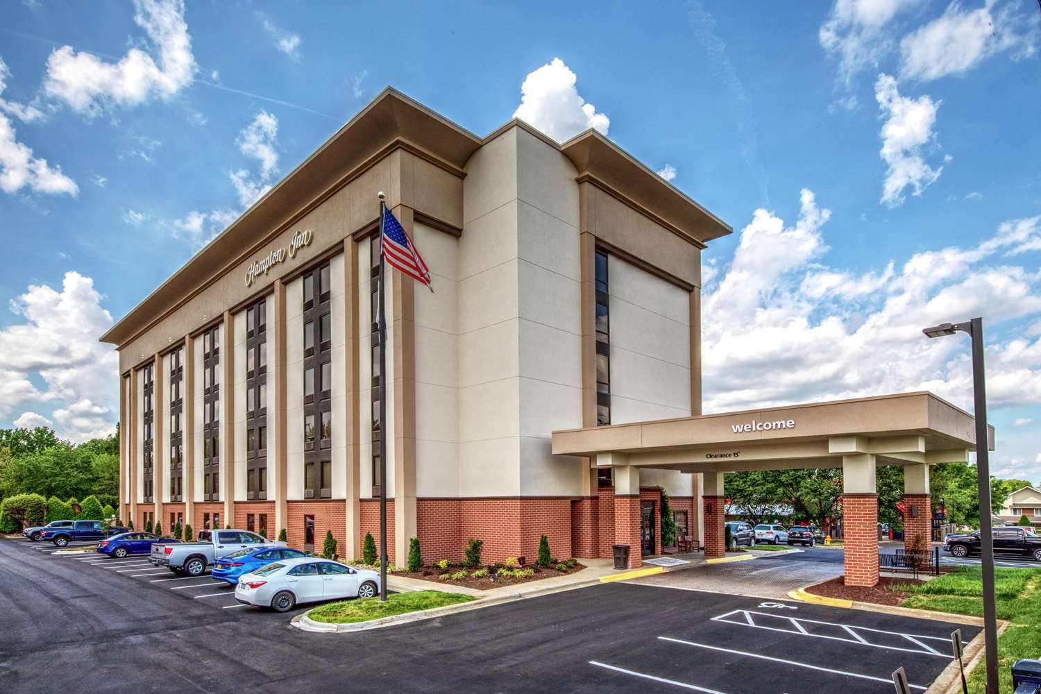 Hampton Inn Charlotte-University Place 2