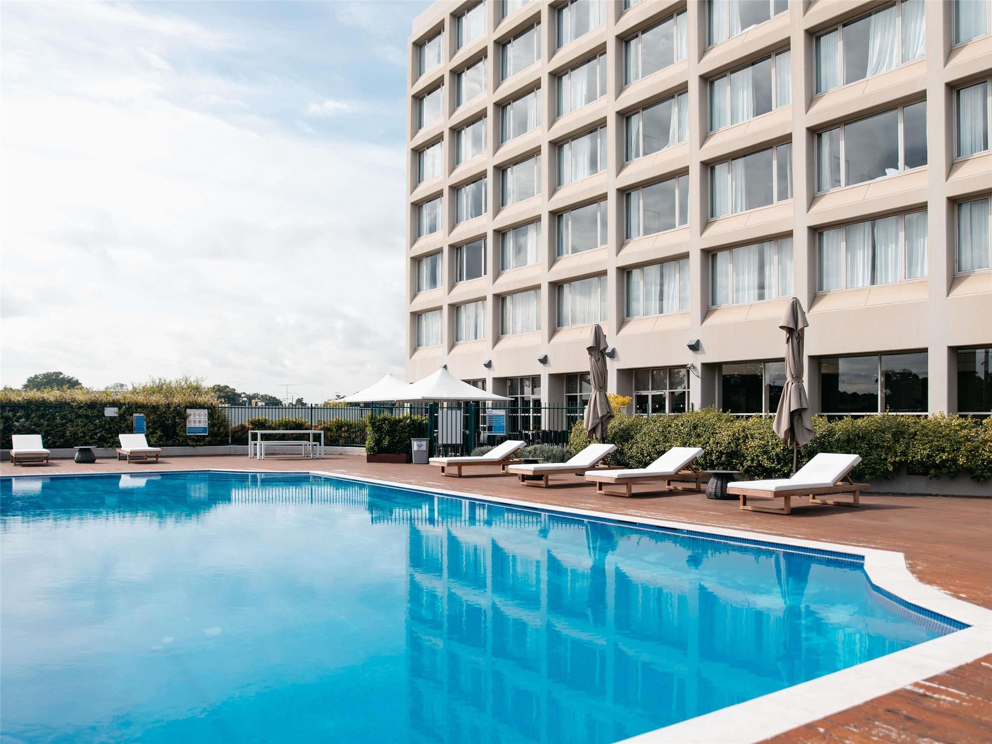 Mercure Sydney Parramatta 1