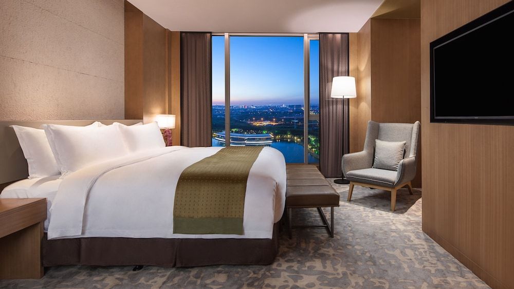 1 king 1 bedroom suite living area lake view