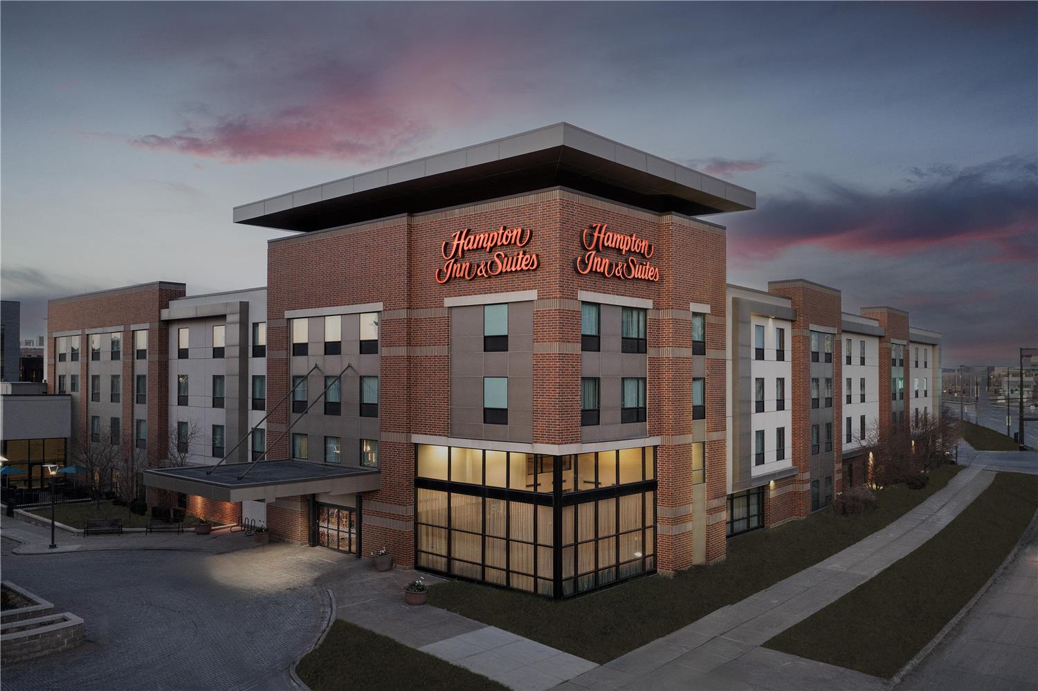 Hampton Inn & Suites Omaha-Downtown 1