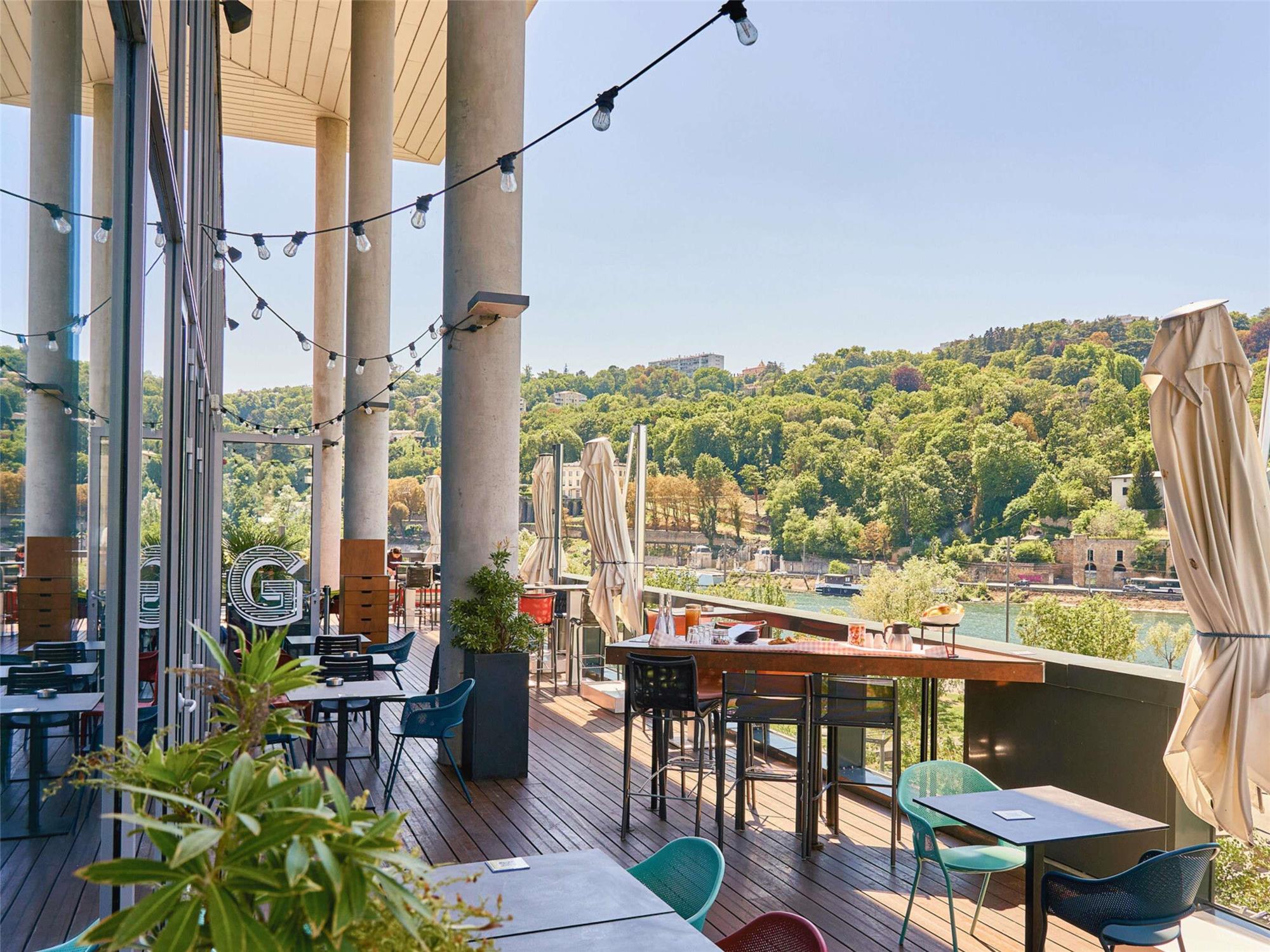 Novotel Lyon Centre-Confluence Bord de Saone 2