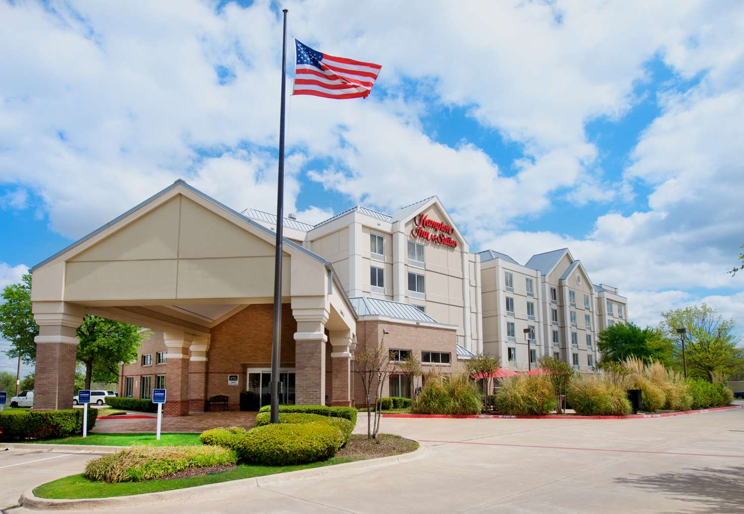Hampton Inn & Suites N. Ft. Worth-Alliance Airport 1