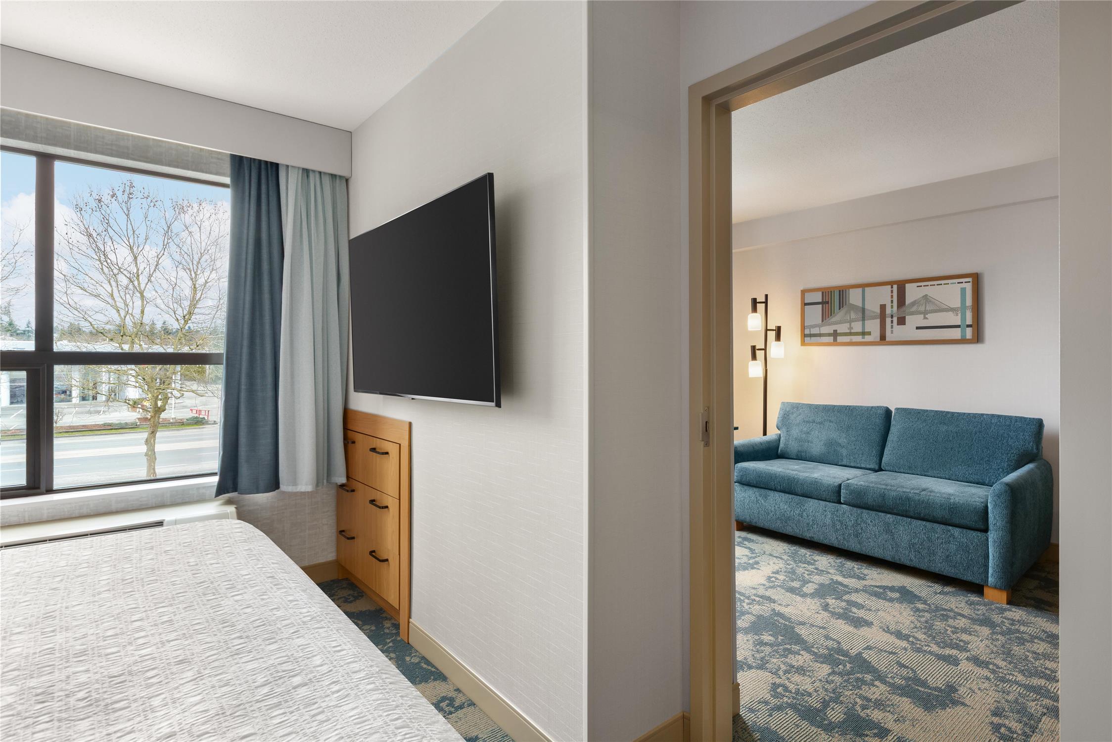 Non-smoking One Bedroom Suite with Kitchen