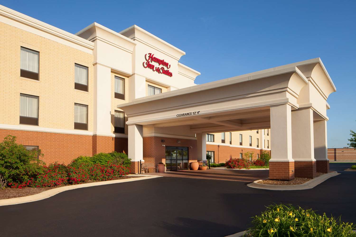 Hampton Inn & Suites Chicago/St. Charles 2