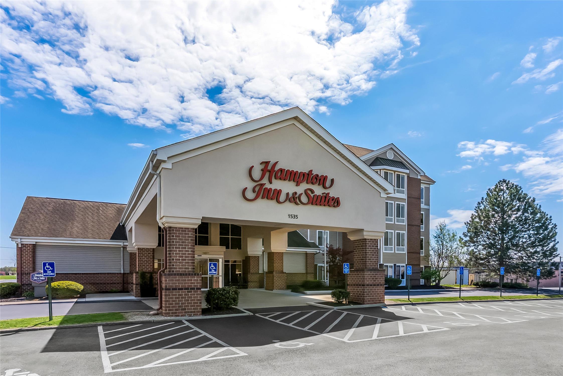 Hampton Inn & Suites Scottsburg 1