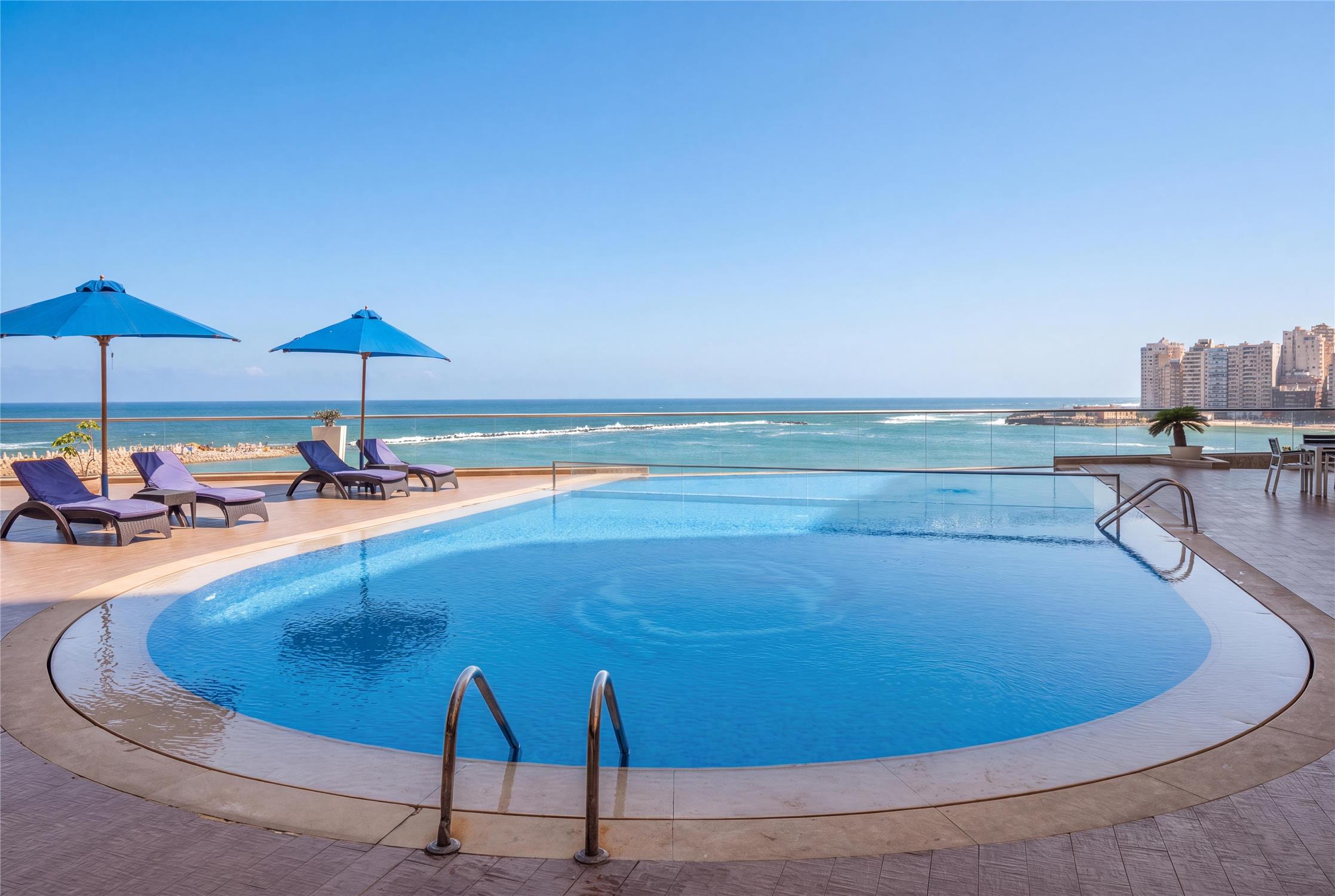 Hilton Alexandria Corniche 1