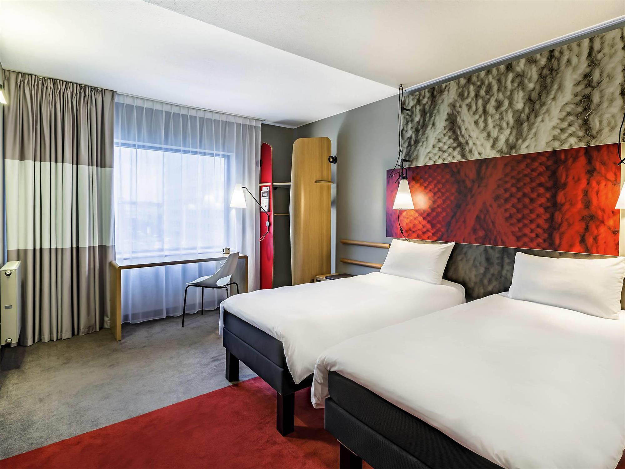 Spacious room with twin beds