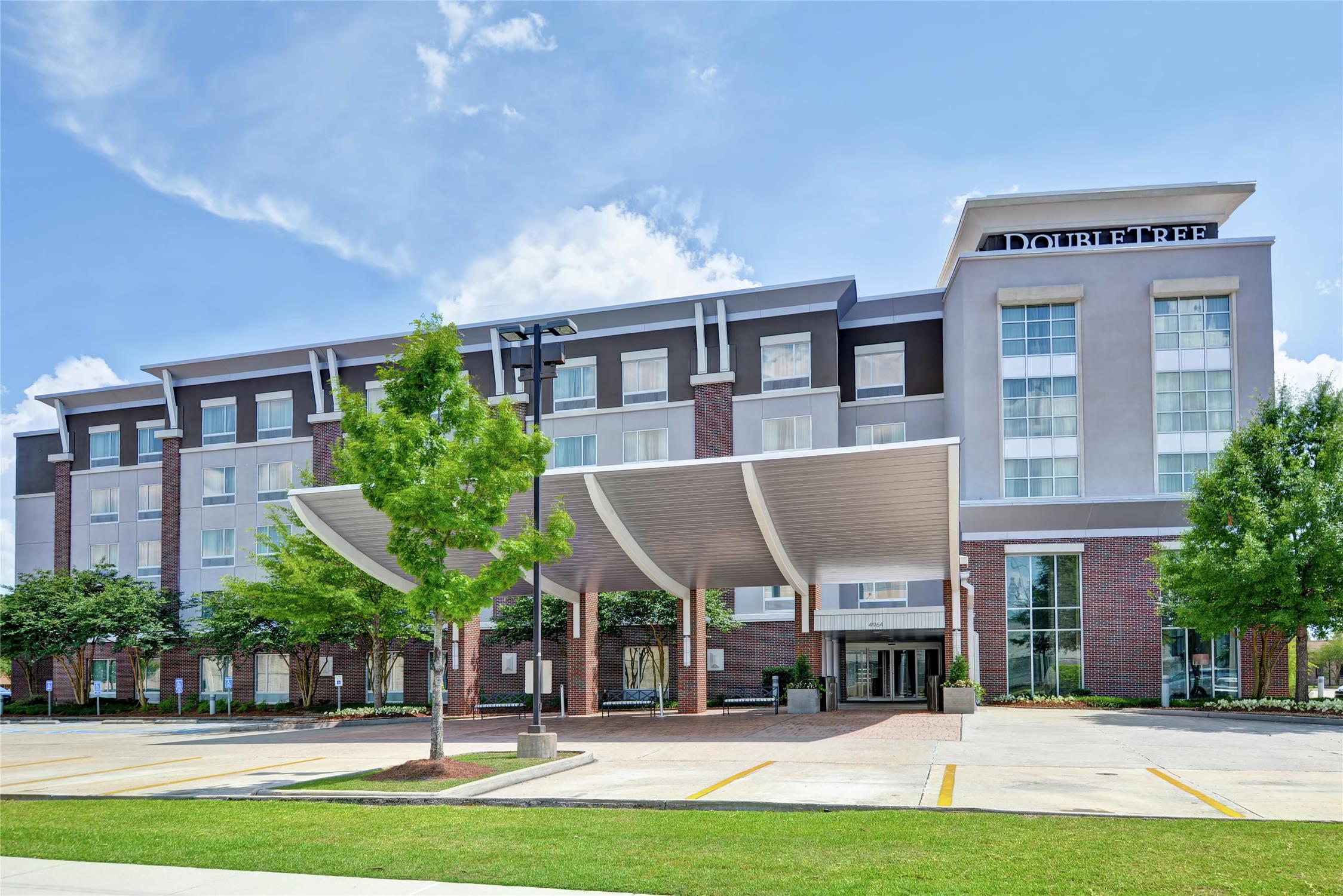 DoubleTree by Hilton Baton Rouge 1