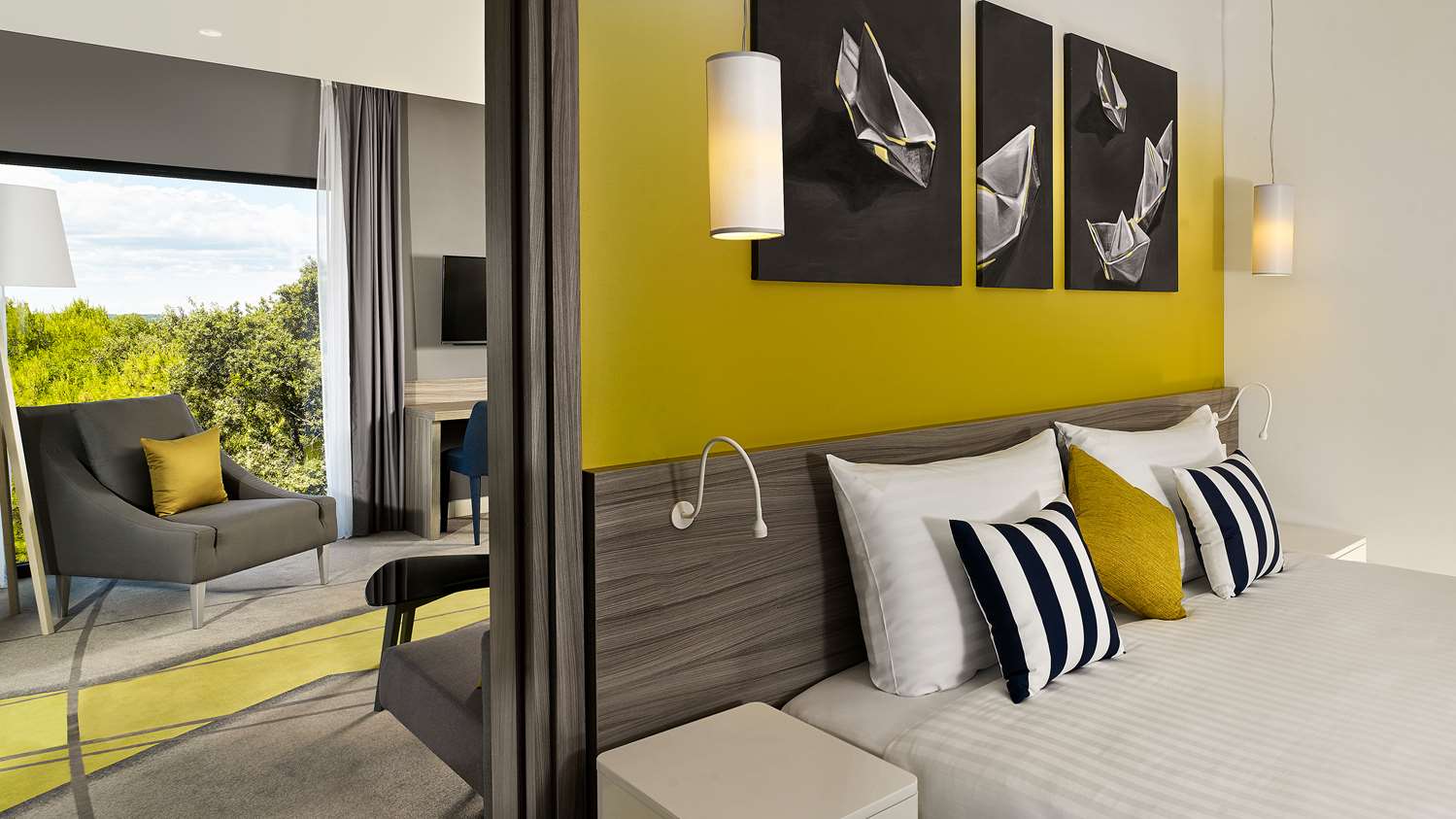 1 Bedroom Suite with Balcony