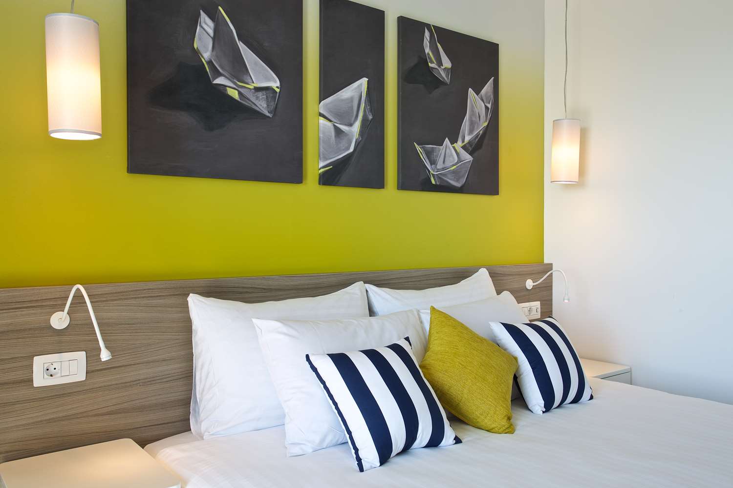 2 Bedroom Suite with Garden View and Sea View
