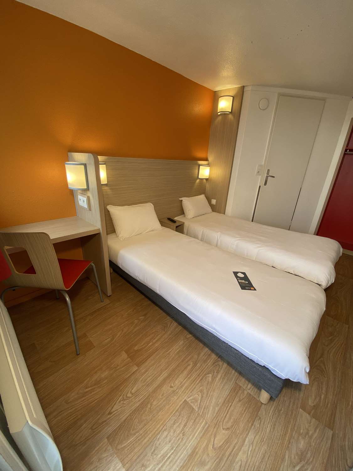 Chambre avec 2 lits