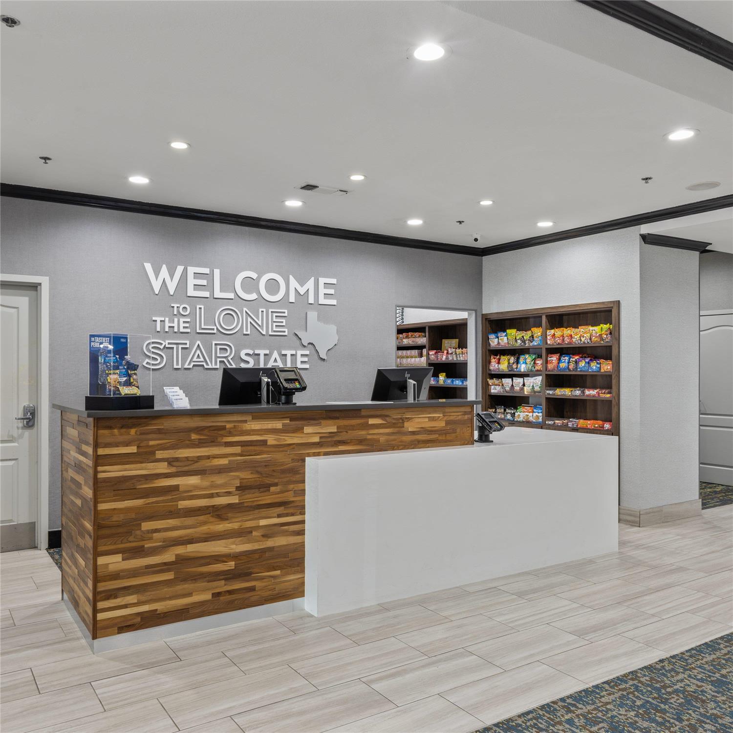 Hampton Inn & Suites Denison 1