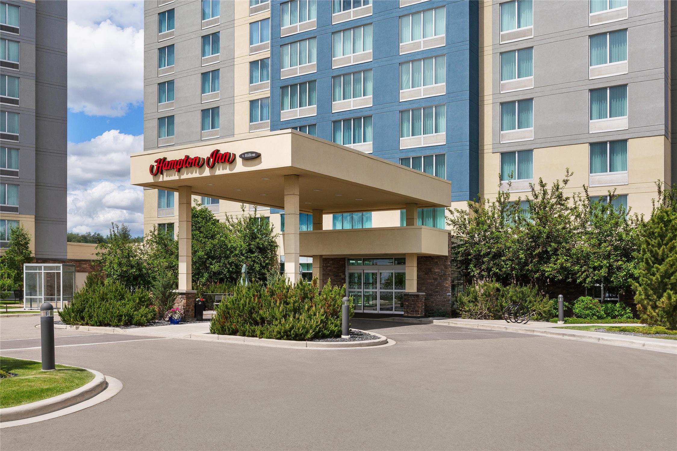 Hampton Inn by Hilton Calgary Airport North 2