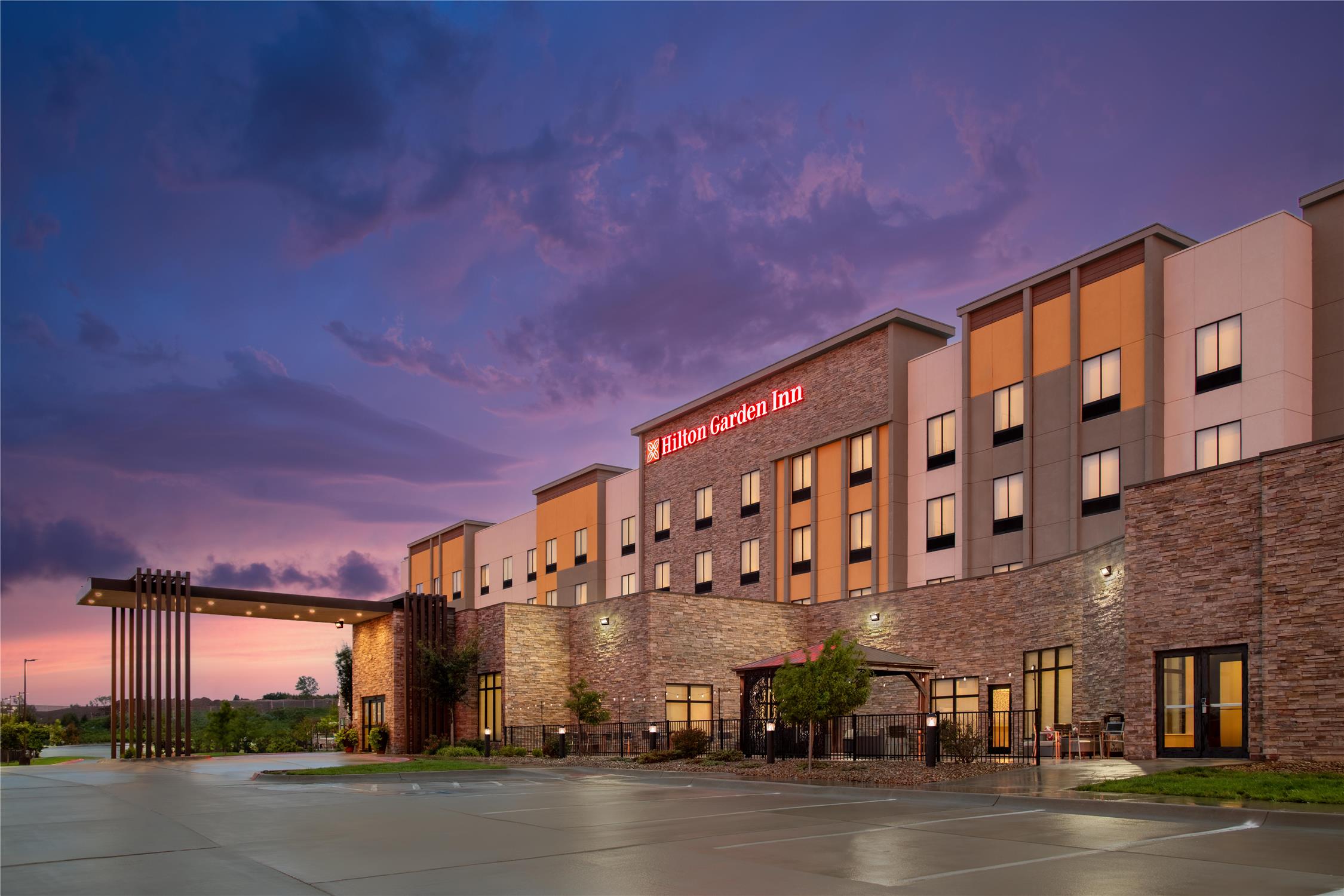 Hilton Garden Inn Topeka 2