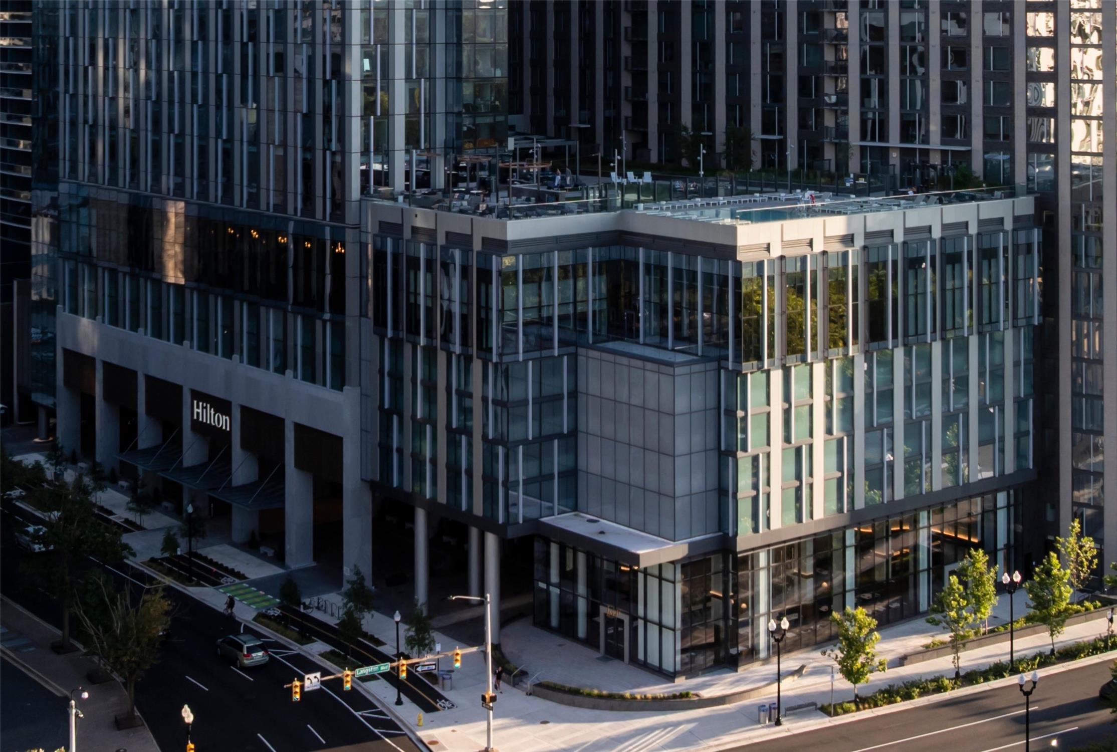 Hilton Arlington Rosslyn The Key 1