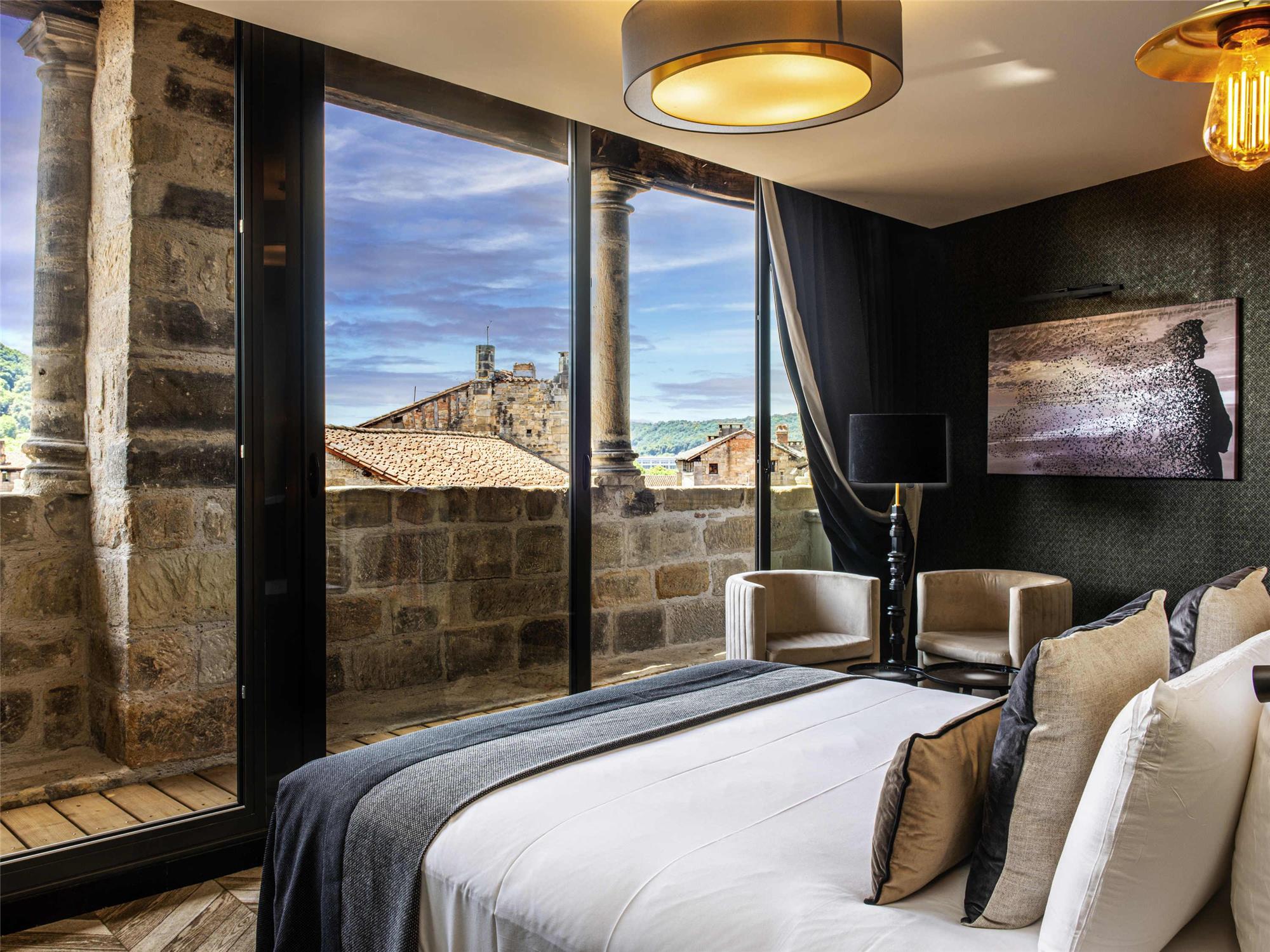 Mercure Figeac Viguier du Roy 1