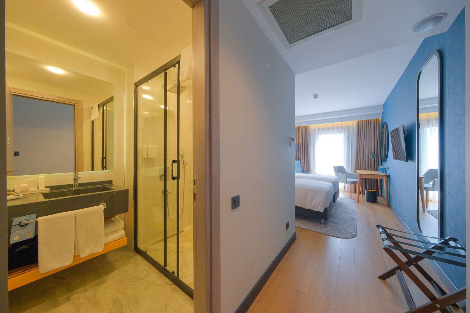 Standard Room with Partial Sea View