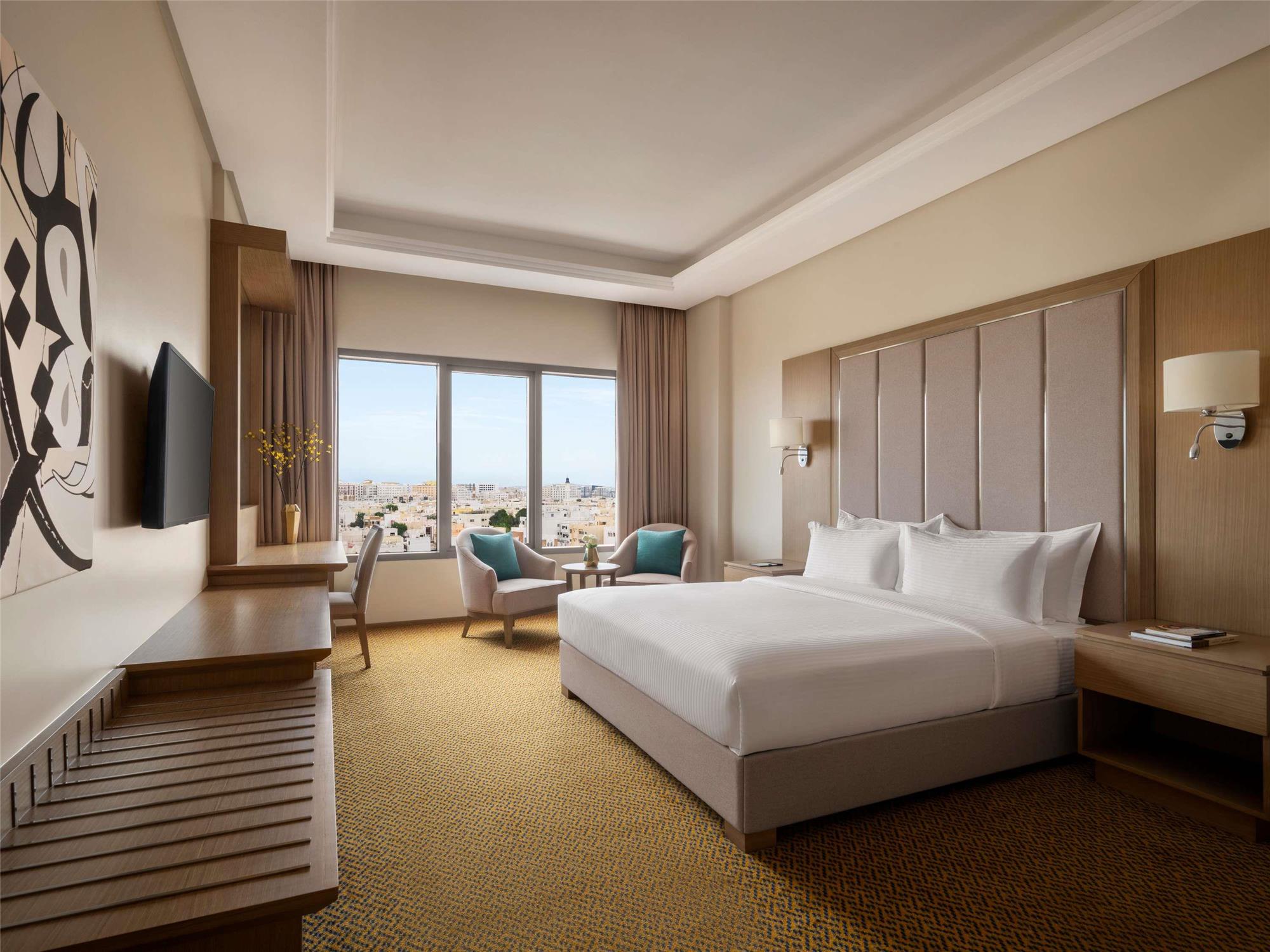 Deluxe room with city view and sea view