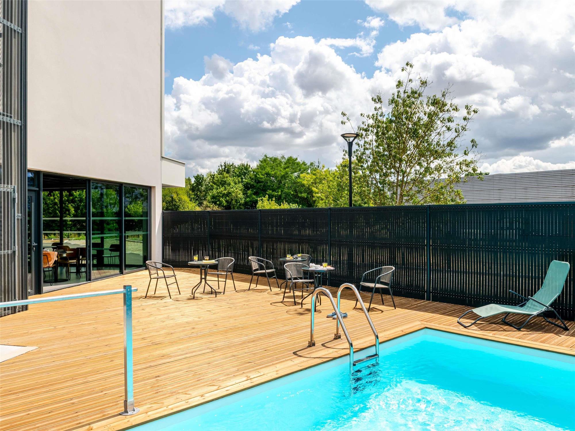 ibis Bordeaux Nord Carbon Blanc 1