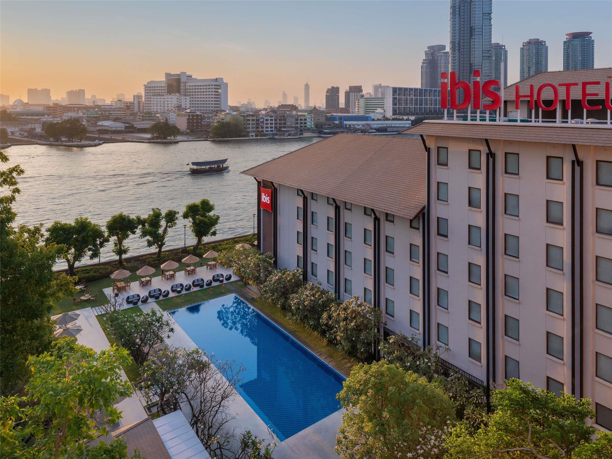 Ibis Bangkok Riverside 1