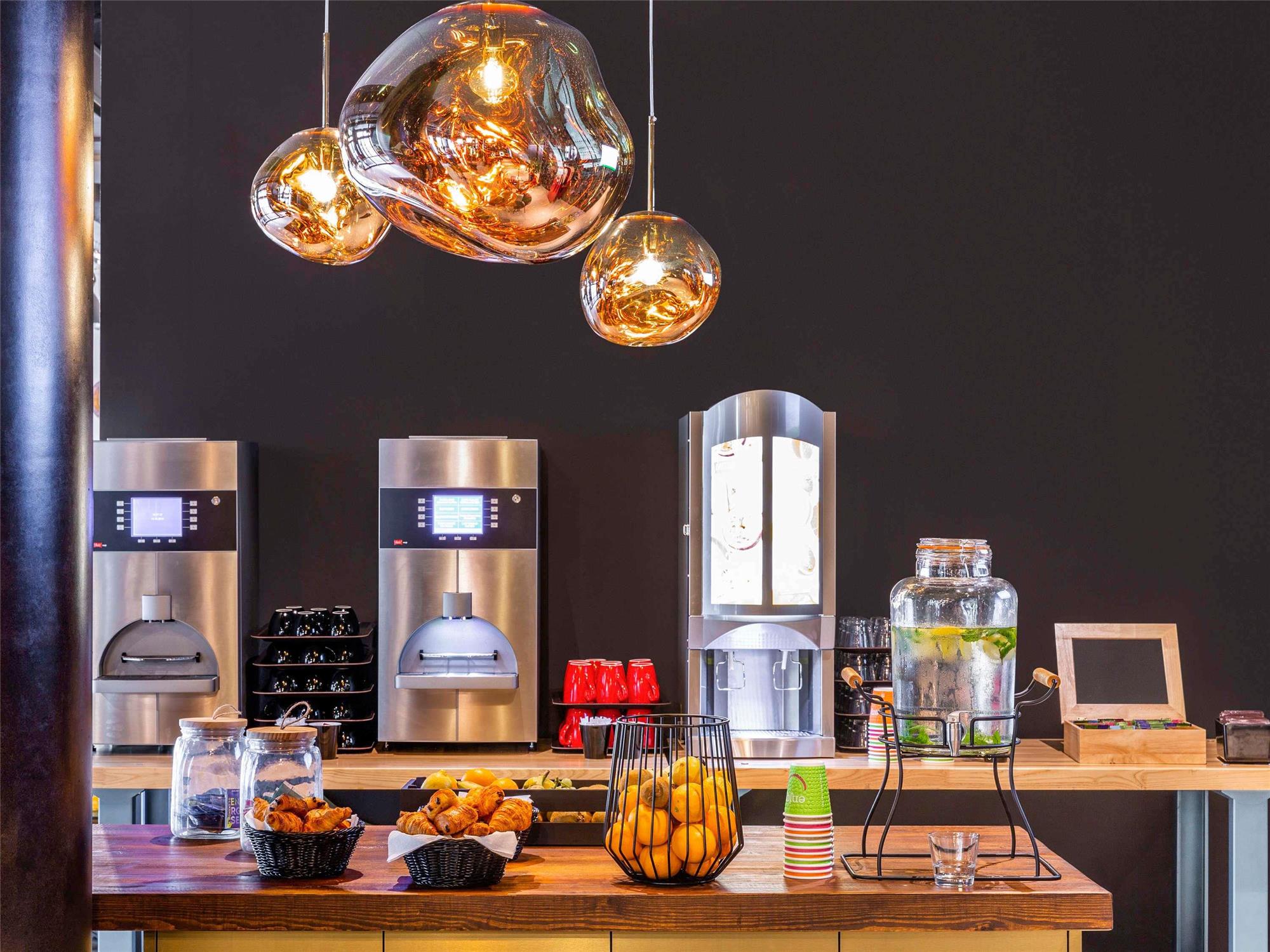 ibis Styles Puteaux Paris La Defense 2