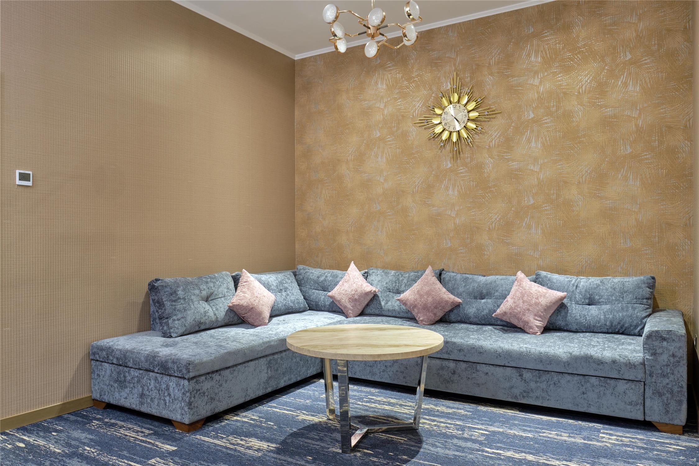 Suite with whirlpool