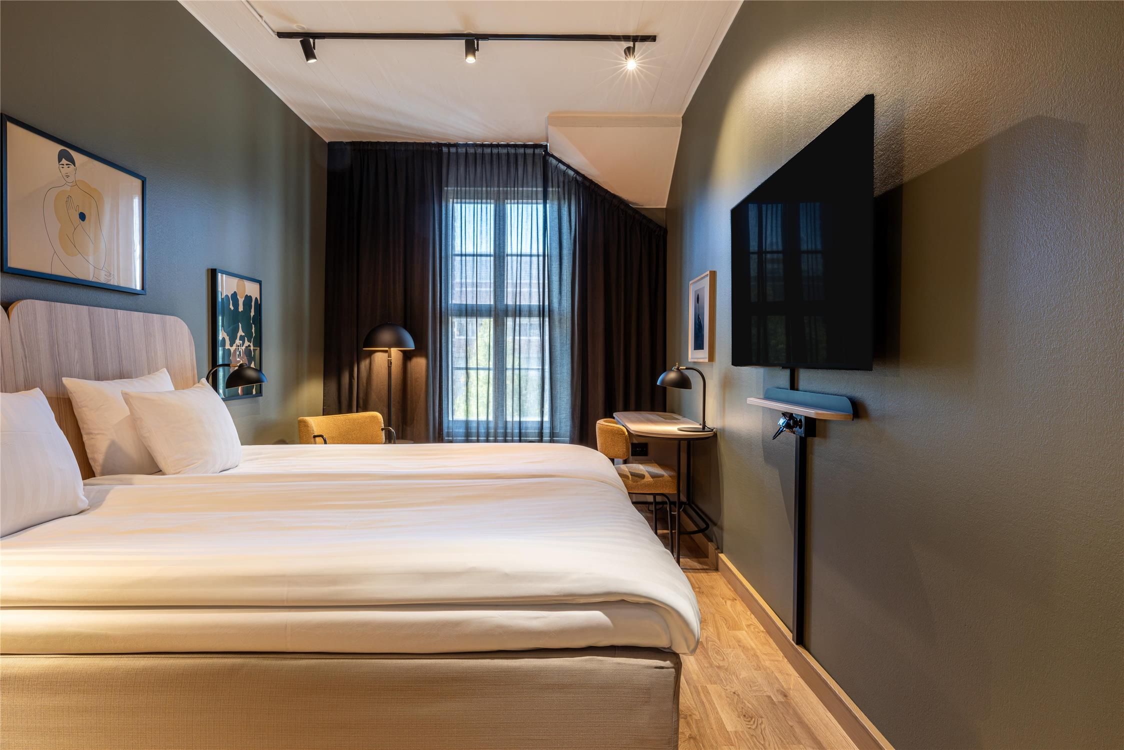 Standard twin room