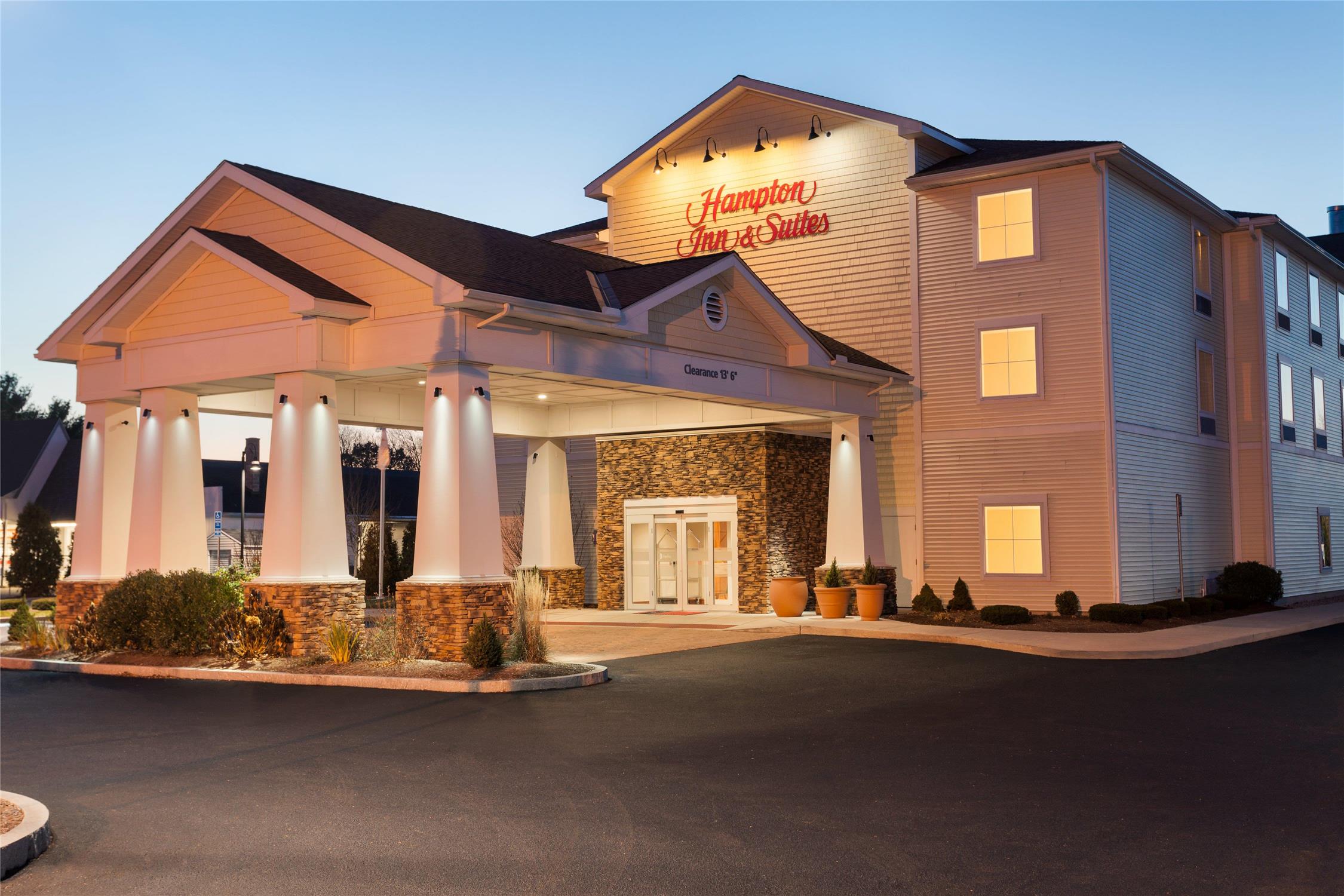 Hampton Inn & Suites Mystic 2