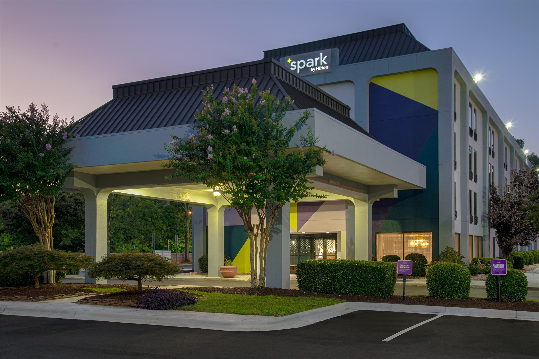 Spark by Hilton Charlotte Airport North 2