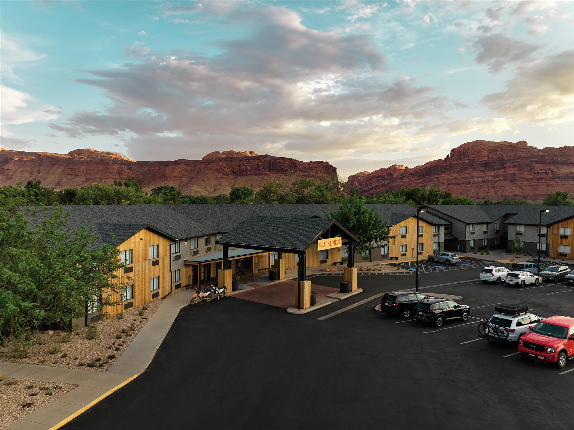 Slackline Moab, Outset Collection by Hilton 2