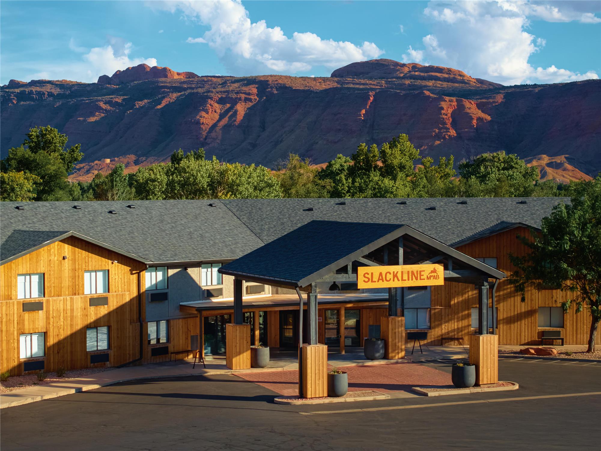 Slackline Moab, Outset Collection by Hilton 1