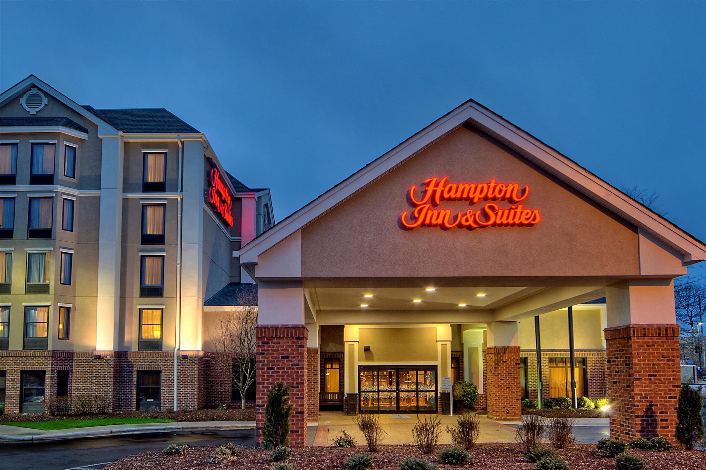 Hampton Inn & Suites Asheville Airport 1