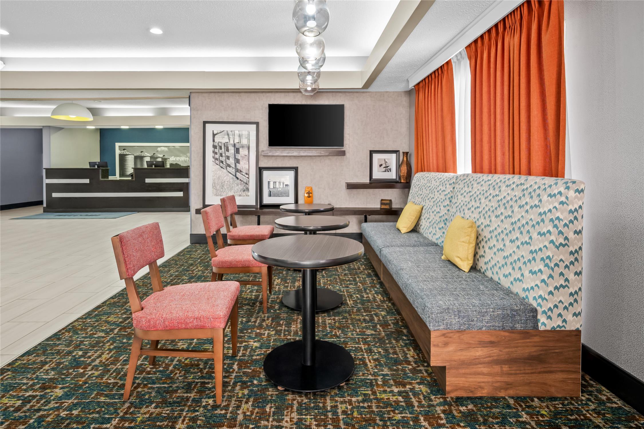 Hampton Inn Bloomington West 2