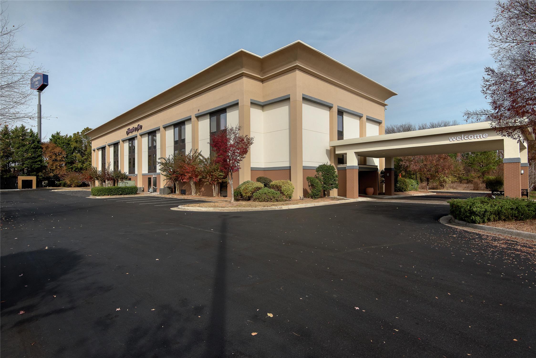 Hampton Inn Commerce 1