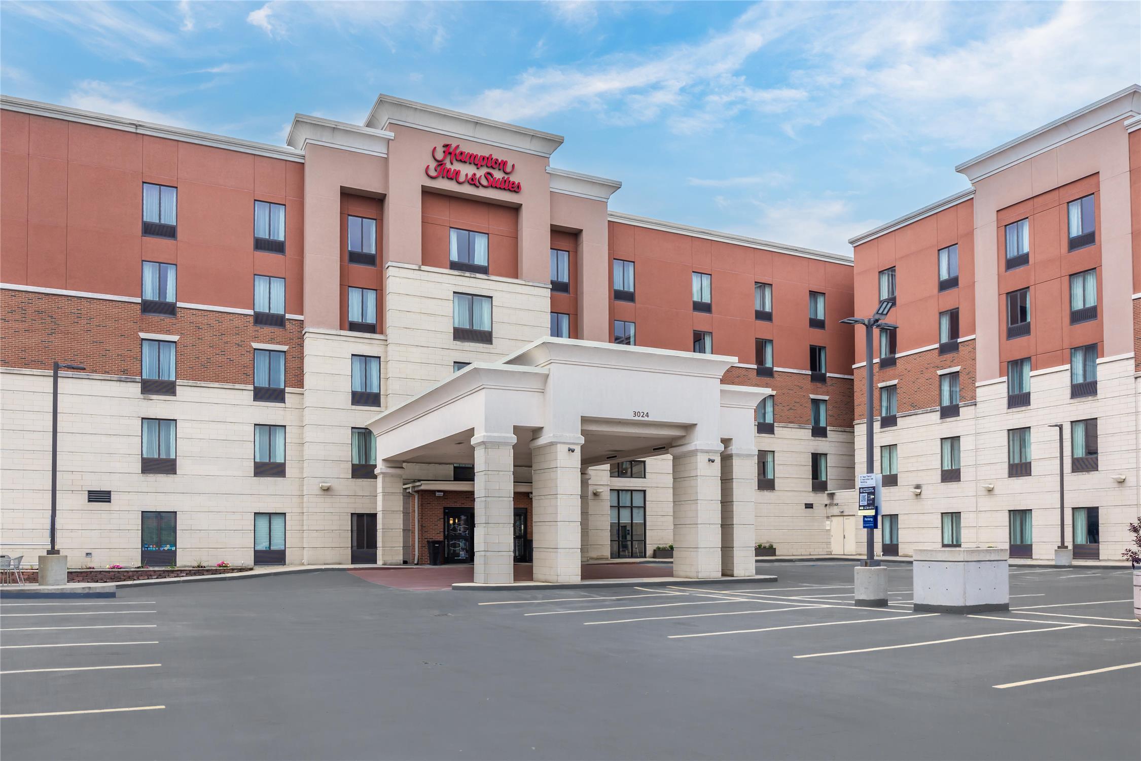 Hampton Inn & Suites Cincinnati/Uptown-University Area 1