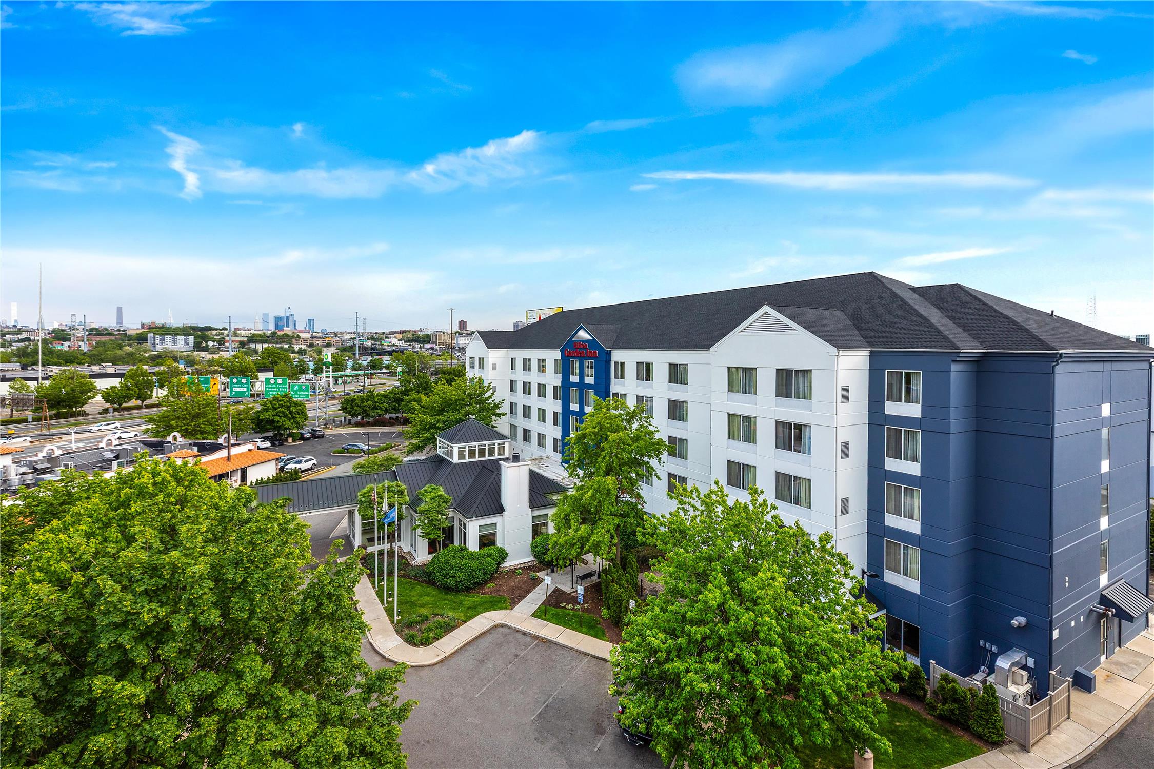 Hilton Garden Inn Secaucus/Meadowlands 2