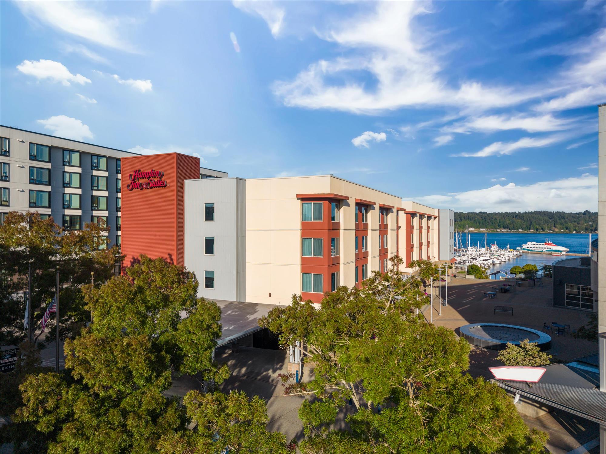 Hampton Inn & Suites Bremerton 2