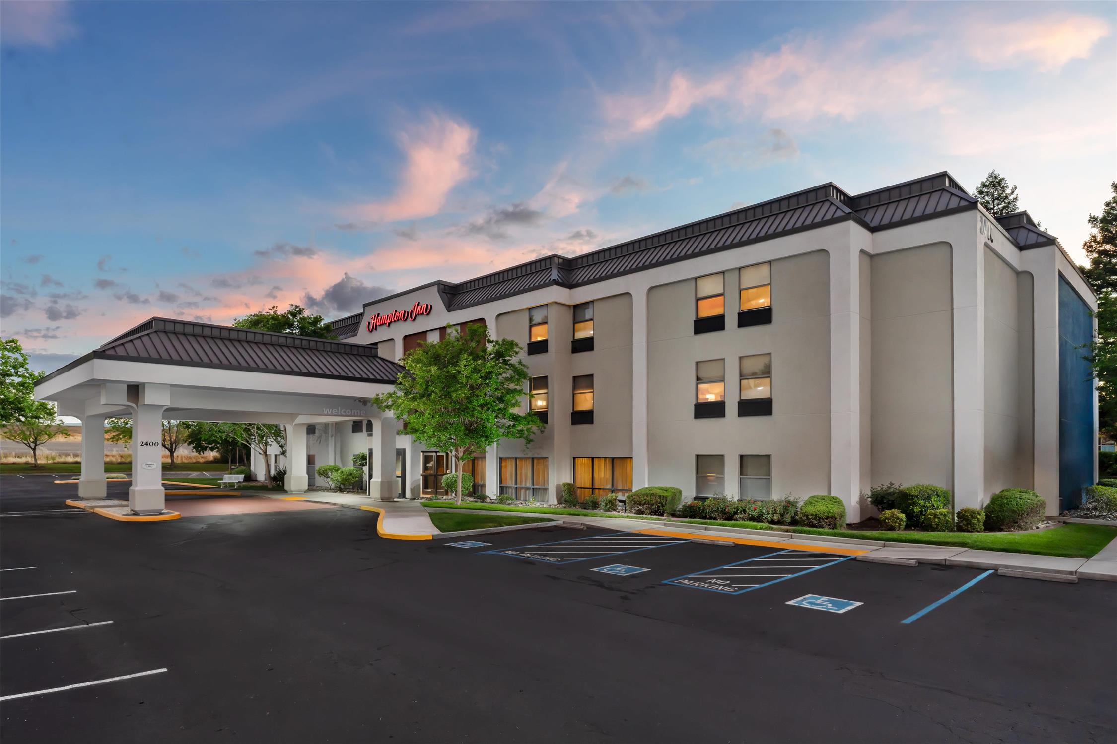 Hampton Inn Tracy 2