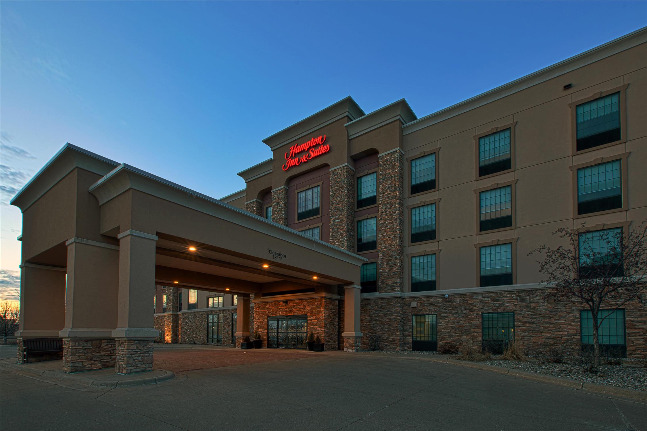 Hampton Inn & Suites St. Cloud, MN 2