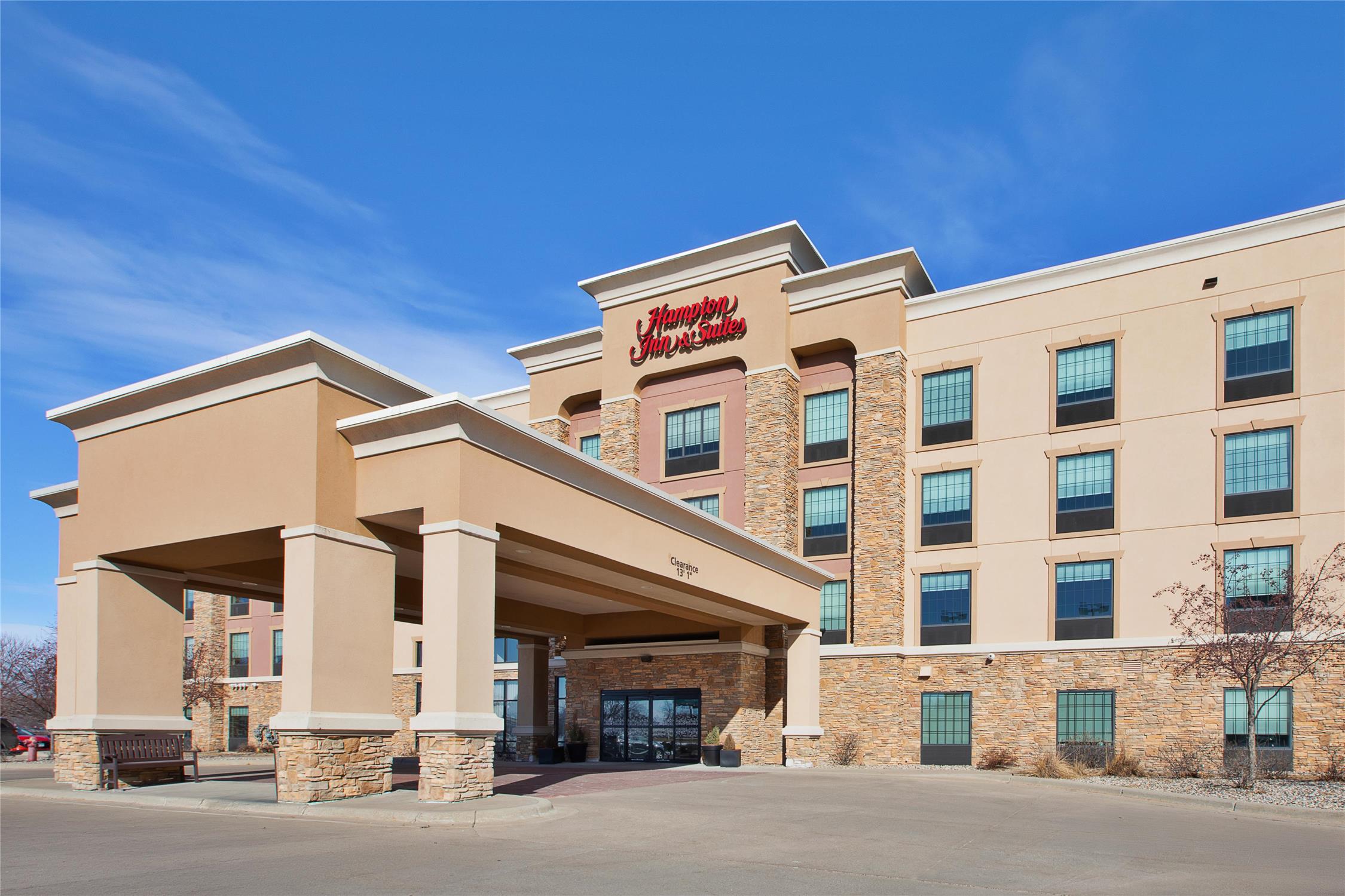 Hampton Inn & Suites St. Cloud, MN 1