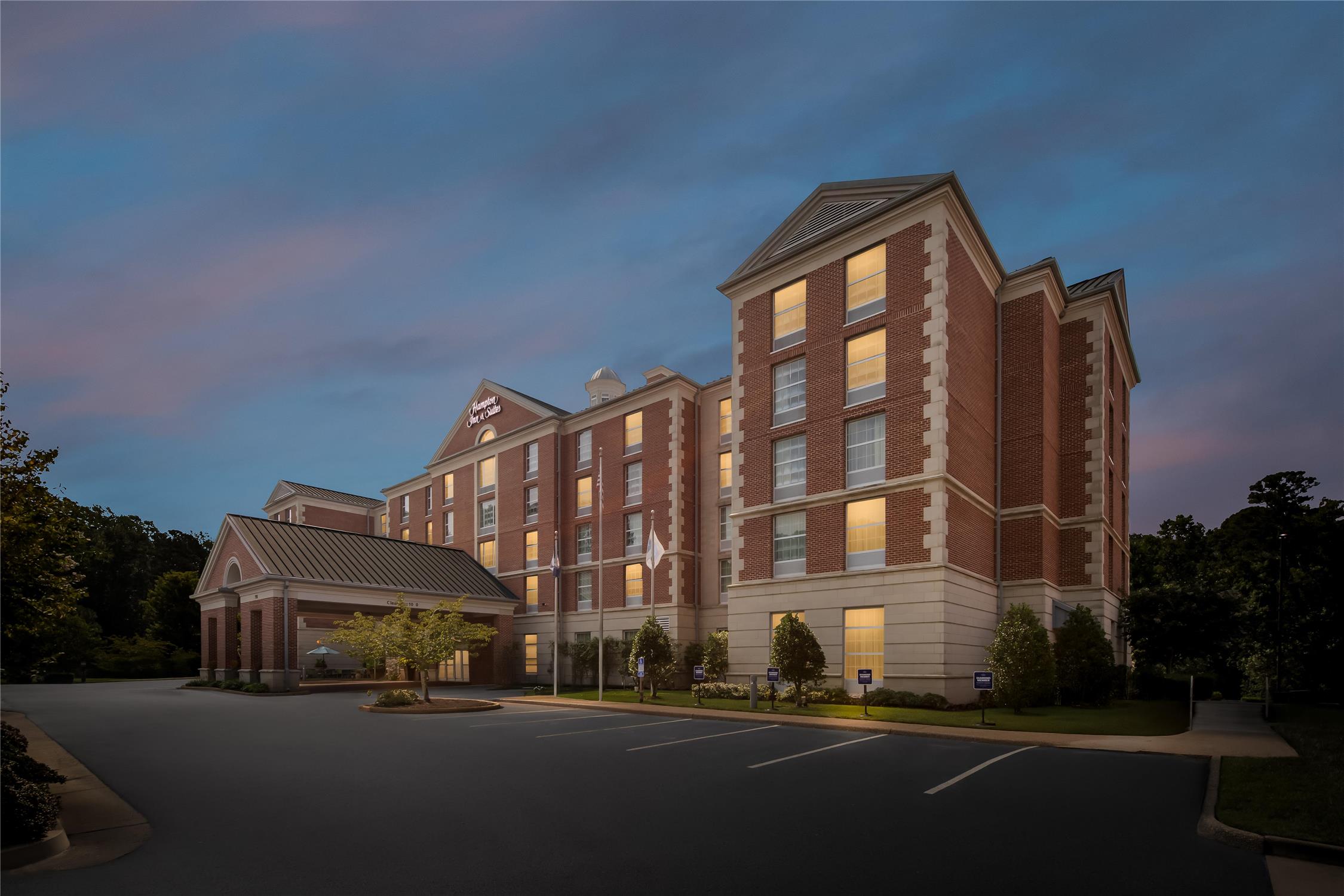 Hampton Inn & Suites Williamsburg-Central 2